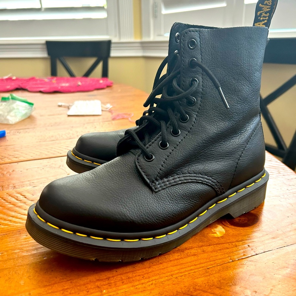 Excellent Condition Doc Martens!! Worn maybe 4 times :))